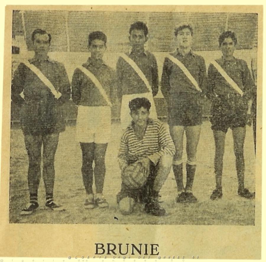 TORO BALL 1955 EQUIPE DE BRUNIE.JPG